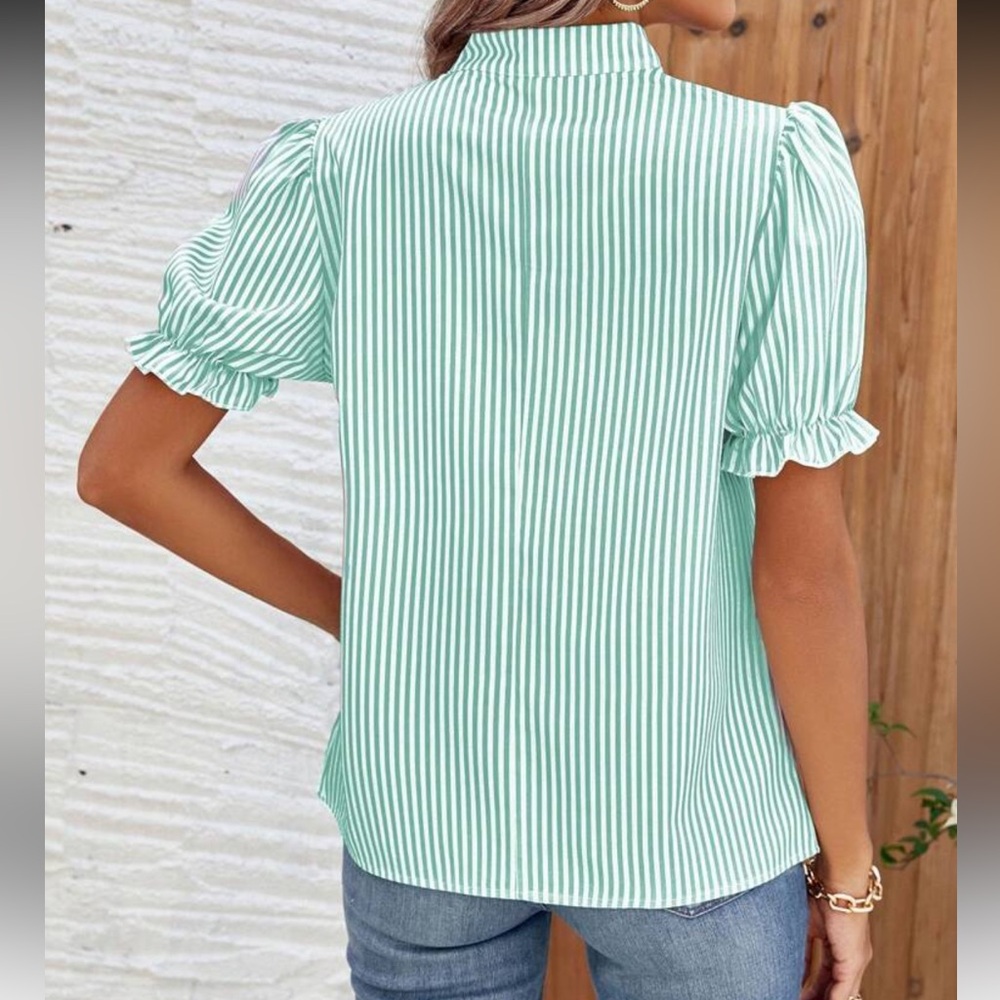 NWT Green Striped short sleeve Top - Picture 4 of 5
